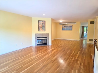 203 Dean Ridge Ct, Cranston, RI 02920 - photo 5