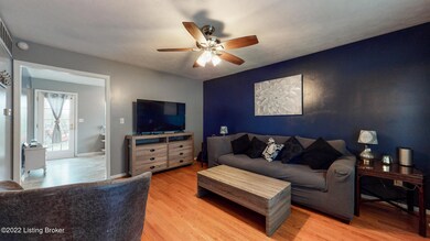 6817 Currington Cir Louisville KY 40258-