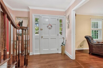 17 Algonquin Rd Holmdel NJ-large-005-007