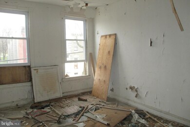2525 E Hoffman St, Baltimore, MD 21213 - photo 3