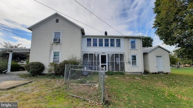 137 W 17th St, Front Royal, VA 22630 - photo 2