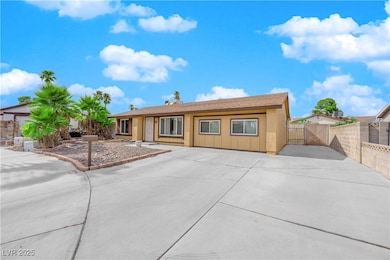 7274 Pinebrook Cir, Las Vegas, NV 89147 - photo 4