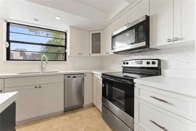 8925 Palm Tree Ln unit 8925, Pembroke Pines, FL 33024 - photo 5