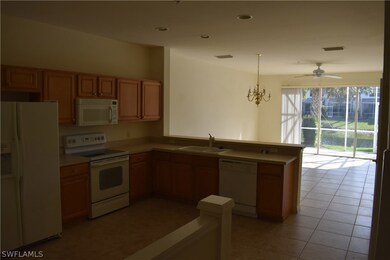 823 Hampton Cir unit 145, Naples, FL 34105 - photo 3