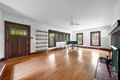 180 W Kenworth Rd, Columbus, OH 43214 - photo 6