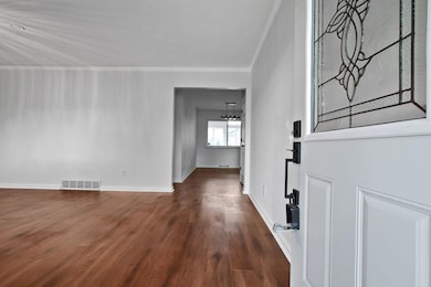 958 Janet Dr, Columbus, OH 43224 - photo 5