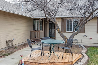 2018 NW Ivy Ave, Redmond, OR 97756 - photo 3