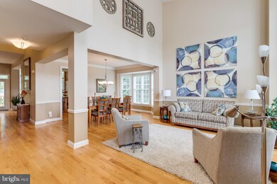 2404 Walled Oak Ct, Falls Church, VA 22043 - photo 6