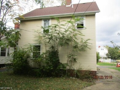 3392 Altamont Ave, Cleveland, OH 44118 - photo 2