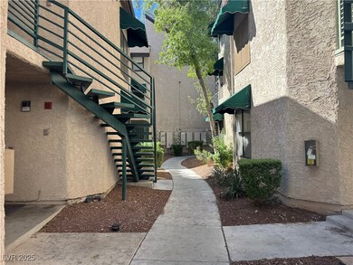 520 Elm Dr unit 103, Las Vegas, NV 89169 - photo 4