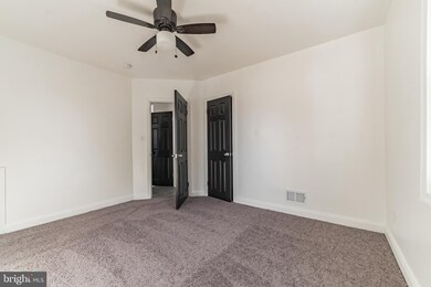 4704 Hazelwood Ave, Baltimore, MD 21206 - photo 5