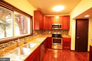 14852 Mockingbird Dr, Germantown, MD 20874 - photo 3