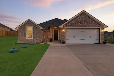 5007 Terlingua Dr, Granbury, TX 76048 - photo 2