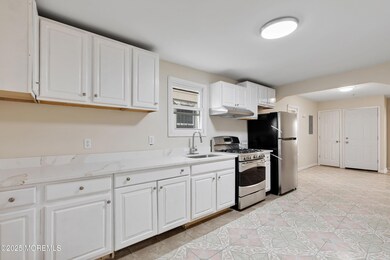 1st F Kitchen Granite counter