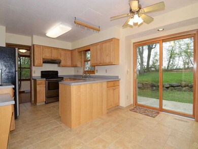 6185 Knollwood Dr, Oregon, WI 53575 - photo 5