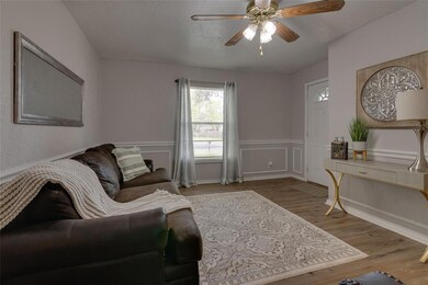 332 Norwood Dr, Hurst, TX 76053 - photo 7