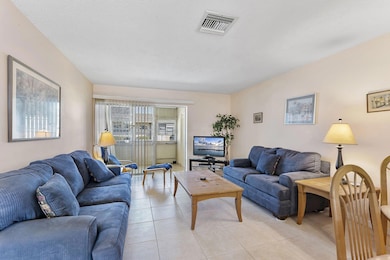 2523 Dudley Dr W unit H, West Palm Beach, FL 33415 - photo 6