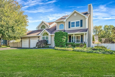 2 Max Way, ComMacK, NY 11725 - photo 2