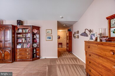 138 W Harmony Dr, Pottstown, PA 19464 - photo 4