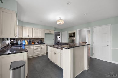 8012 Saint Matthew Dr, West Chester, OH 45069 - photo 5