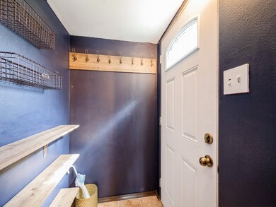 832 Grubbs St, Center Point, IA 52213 - photo 3