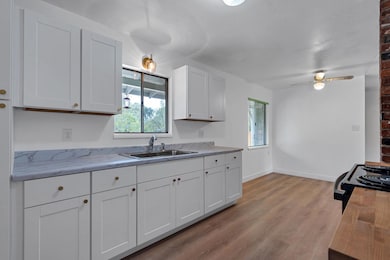 2541 Center Waverly Ave, Redding, CA 96001 - photo 2