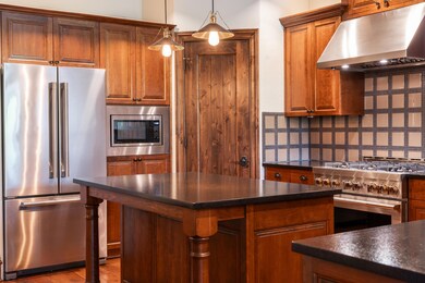 858 SW Crestline Dr, Bend, OR 97702 - photo 6