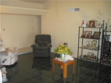 10529 Candlewood Ave, El Paso, TX 79925 - photo 4