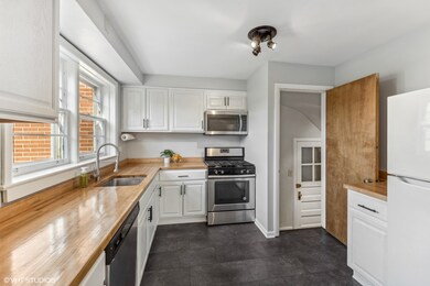 9909 Drury Ln, Westchester, IL 60154 - photo 7