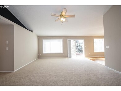 1285 N 1st St, Creswell, OR 97426 - photo 5