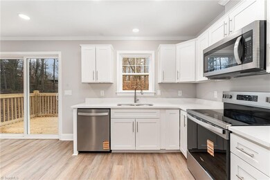 129 Lake St, Elkin, NC 28621 - photo 5