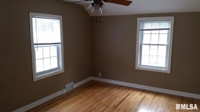 2119 3rd St, Moline, IL 61265 - photo 4