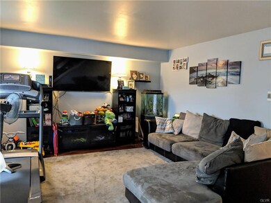 36 Eisenhower Cir, Whitehall, PA 18052 - photo 2