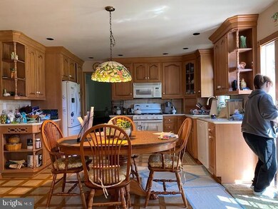 1831 Creek Rd, Hatfield, PA 19440 - photo 5