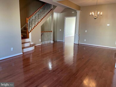 8211 Singleleaf Ln, Lorton, VA 22079 - photo 6