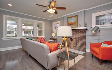 Living Room (2)