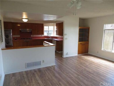 Opposite view of the large family room with the Ki