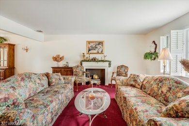 4 Williamsburg Dr, Roseland, NJ 07068 - photo 5