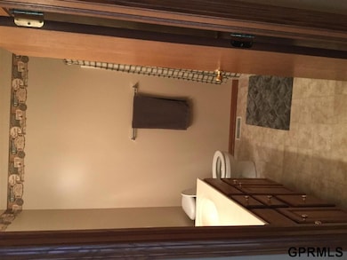 2206 S Mineral Dr, Papillion, NE 68046 - photo 5