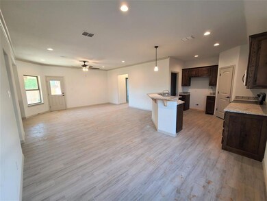 112 Clover Cir, Weatherford, TX 76086 - photo 5