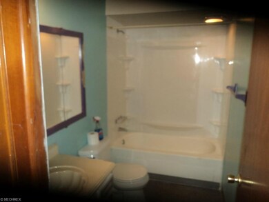 832 W Shore Blvd, Sheffield Lake, OH 44054 - photo 5