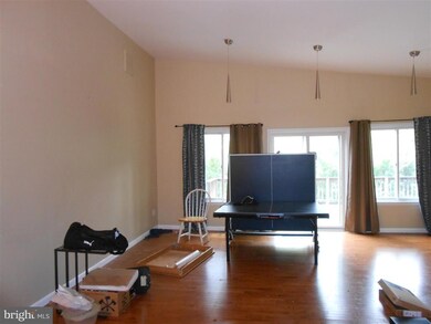 419 Queens Row St, Herndon, VA 20170 - photo 6