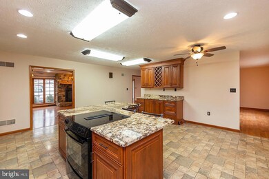 208 Mcguire Rd, Winchester, VA 22603 - photo 6