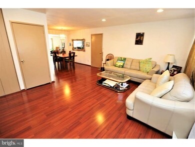 16 Hawthorne Rd, Kendall Park, NJ 08824 - photo 4