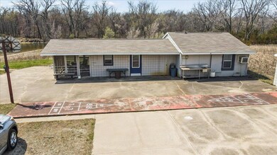 701 Evansdale Dr, Elk Run Heights, IA 50707 - photo 6