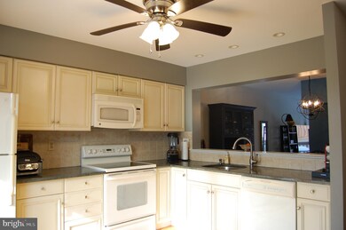 1904 Groton Ct unit 1904, West Chester, PA 19382 - photo 2