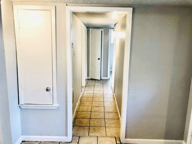 8214 Avert Ct, Houston, TX 77088 - photo 5