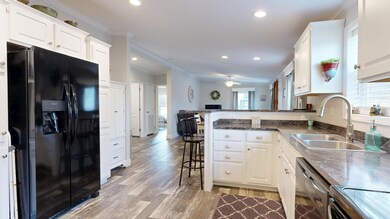 962 Main St unit 10, Monmouth, ME 04259 - photo 6