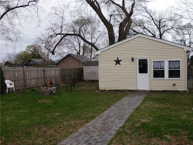 76 Walton Ave, Warwick, RI 02886 - photo 2