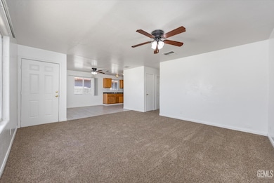 132 E Center St, Taft, CA 93268 - photo 6